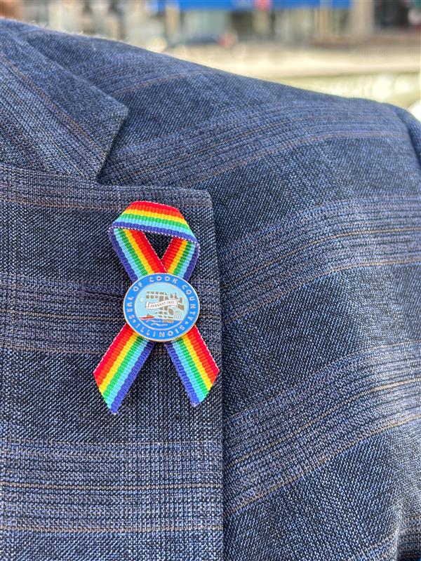 ToniPreckwinkle's tweet photo. Today, I was joined by Cook County Commissioners, @ChicagosMayor , and LGBTQ+ advocates for a Pride Month flag raising. π³οΈβπ #PrideMonth #CookCountyPride #ChicagoPride #LGBTQHistory https://t.co/hwi166qYjX