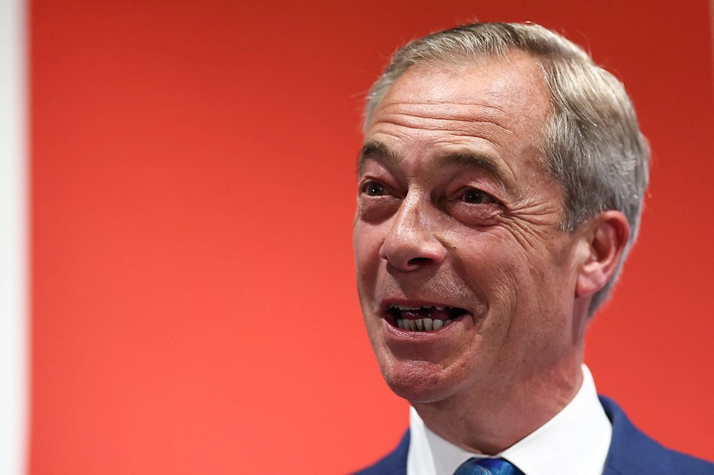 'I’ve decided I’ve changed my mind.' Nigel Farage, who championed Brexit, to stand as a candidate in next month’s election for right-wing Reform UK party in blow to PM Rishi Sunak aje.io/5tnf9r