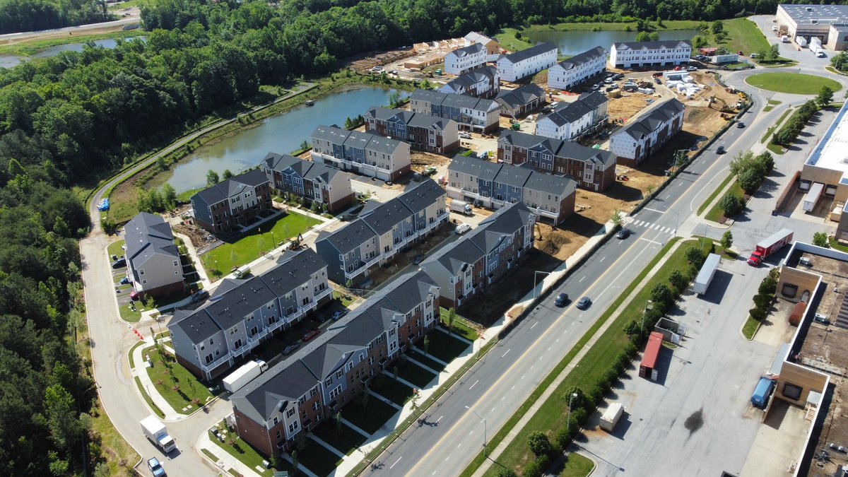 ClarkBuilds's tweet photo. Crews successfully turned over the first 15 townhomes to @FoulgerPratt  this morning at The Retreat at Brandywine Crossing! 🏘️ #ClarkBuildsMD https://t.co/JcgA4F1gJp