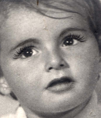 Lya Markovicz was a Jewish girl born in Surduc, Romania, in 1936 to Lazar and Pesia. She was one of at least 1.5 million Jewish children murdered in the #Holocaust. 

Along with elderly people, they had the lowest rate of survival in #Auschwitz. 

#WEREMEMBER

Picture @yadvashem