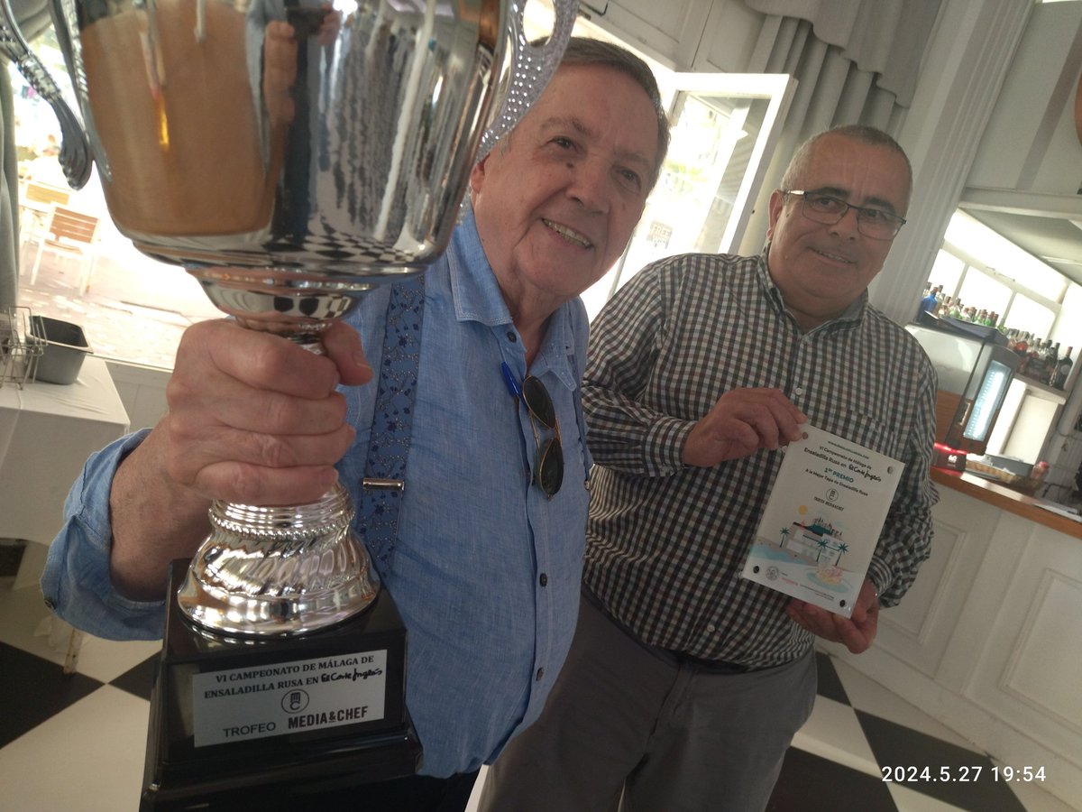 media_chef's tweet photo. https://t.co/gFZD8zUTuS
VI Campeonato de Málaga de Ensaladilla Rusa en @elcorteingles Trofeo Medis&amp;Chef con la colaboración de @CervezaVictoria 
@elbalnearioMLG Campeón https://t.co/U0SmPzXLDe