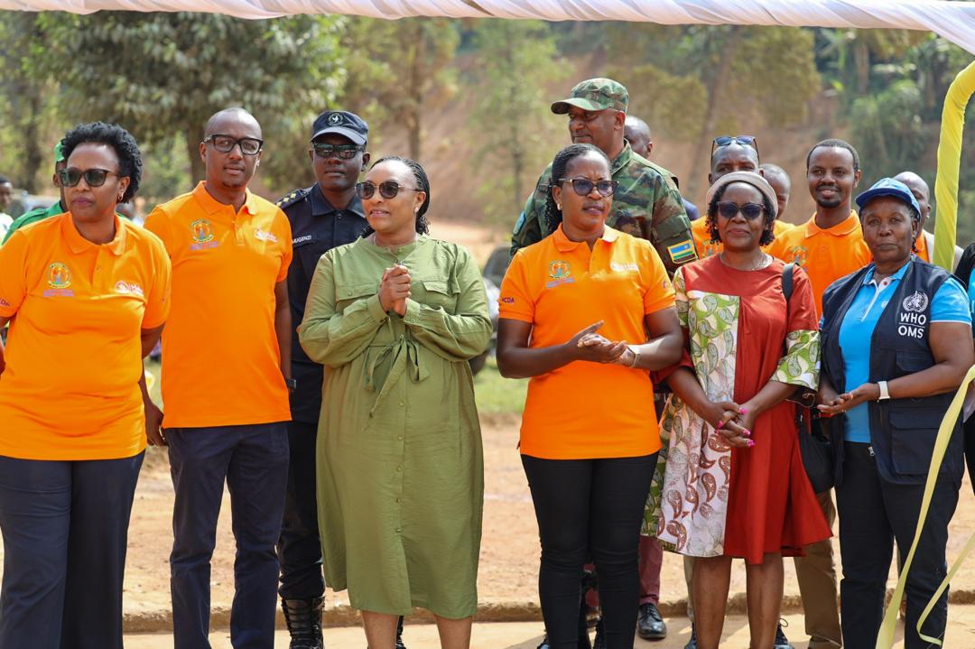 WHORwanda's tweet photo. @WHORwanda joined @RBC_Rwanda @RwandaGender &amp; @RwandaNCDA in @BureraDistrict for the start of the #MCHWeek, integrated with #Measles &amp; #Rubella vaccinations. 

Children will be screened for #malnutrition, provided with vitamin A &amp; Ongera nutritients, &amp; mothers with FP services. https://t.co/Emd99UWgVv