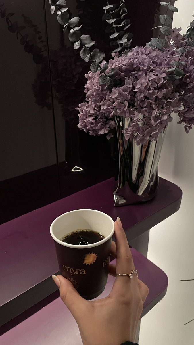 في رحابِة القهوة تأتي المسّرة .