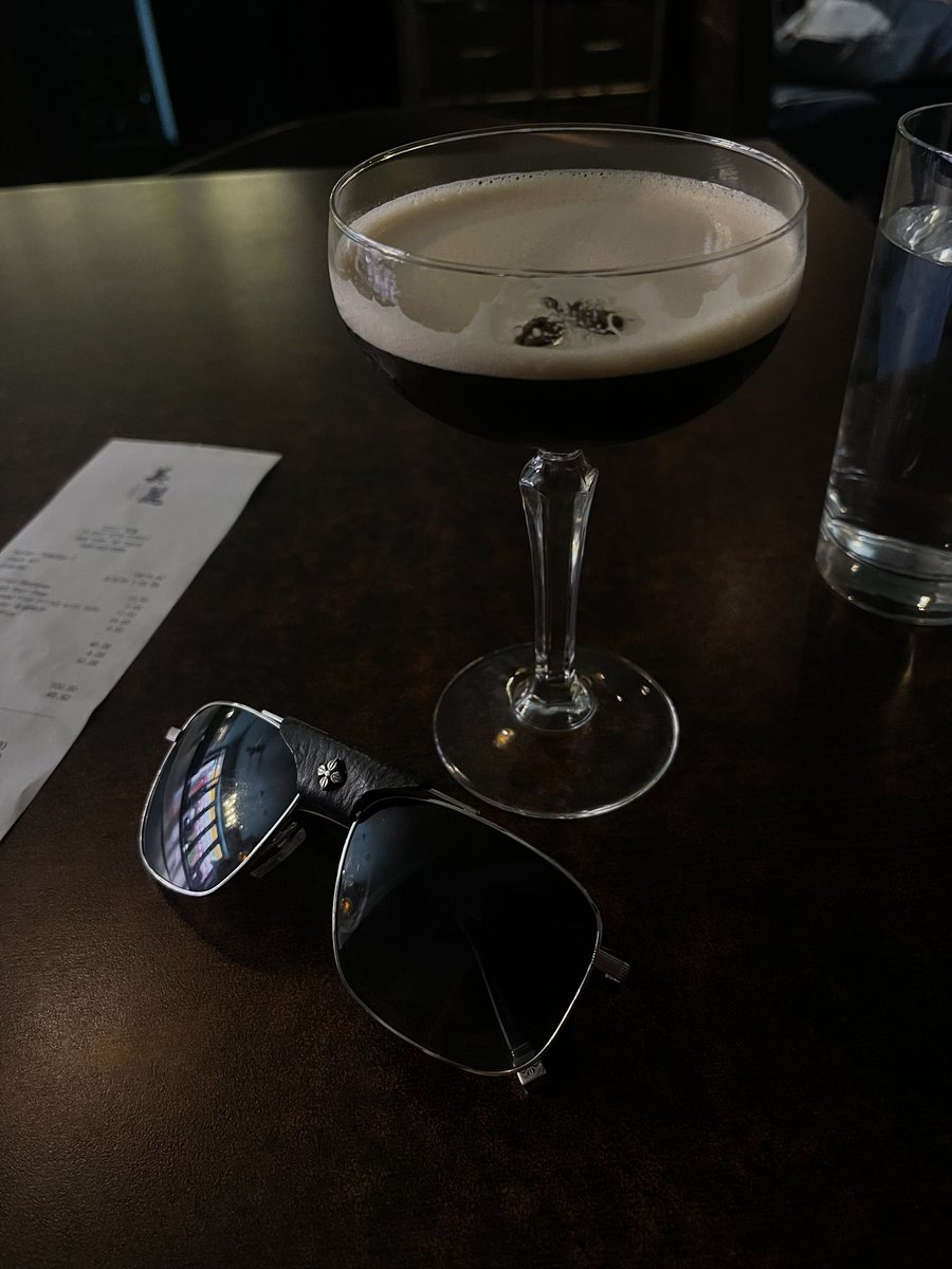 juicyjNYC's tweet photo. Hoes mad i can drink an espresso martini at 2pm on a monday https://t.co/xHLiH5w03v