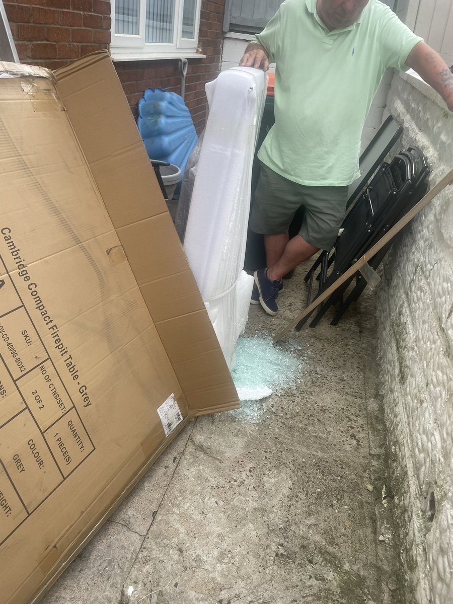 92danielleyoung's tweet photo. @TheRangeUK had our new garden set delivered today and it was delivered smashed😢 is there a number or email I can contact to arrange a replacement ? https://t.co/As5plhXL1L