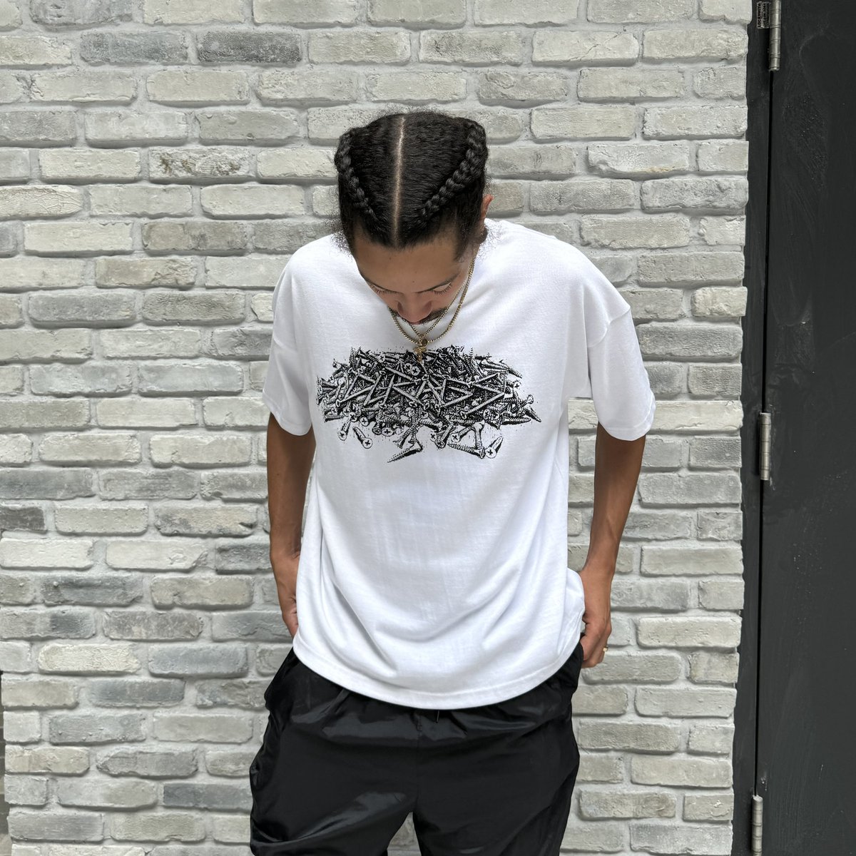 BADMANDRIS's tweet photo. LOOK CLOSELY, IS THAT “DURAGS” IN A PILE OF SCREWS?🧐🔩🔍

DROPPING SOONER THAN SOON 🕰️

-300 GSM RIBBED COTTON
-BOXY FIT WITH A SLIGHT CROP (SITS ON WAIST)
-SCREENPRINTED DESIGNS https://t.co/AxDFcxX89q