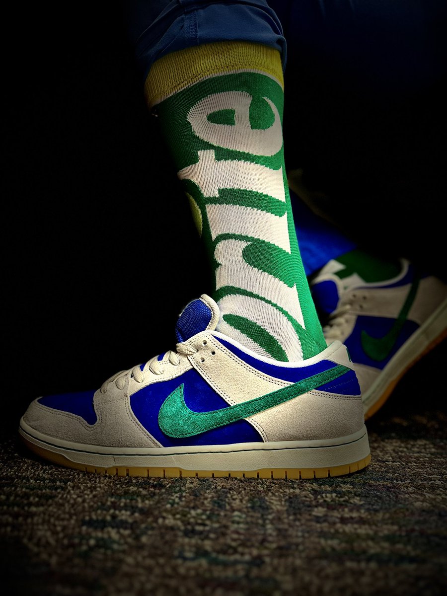 moreshoesthan's tweet image. Not feeling so Hyper or Royal on this Blue Monday 

#docsindunks
#snkrsandscrubs

#yoursneakersaredope 

#nike #nikesb #dunklow
#snkrskickcheck #snkrsliveheatingup 
#SNKRS #sneakers #sneakersaddict
#oddsox #wearfigs