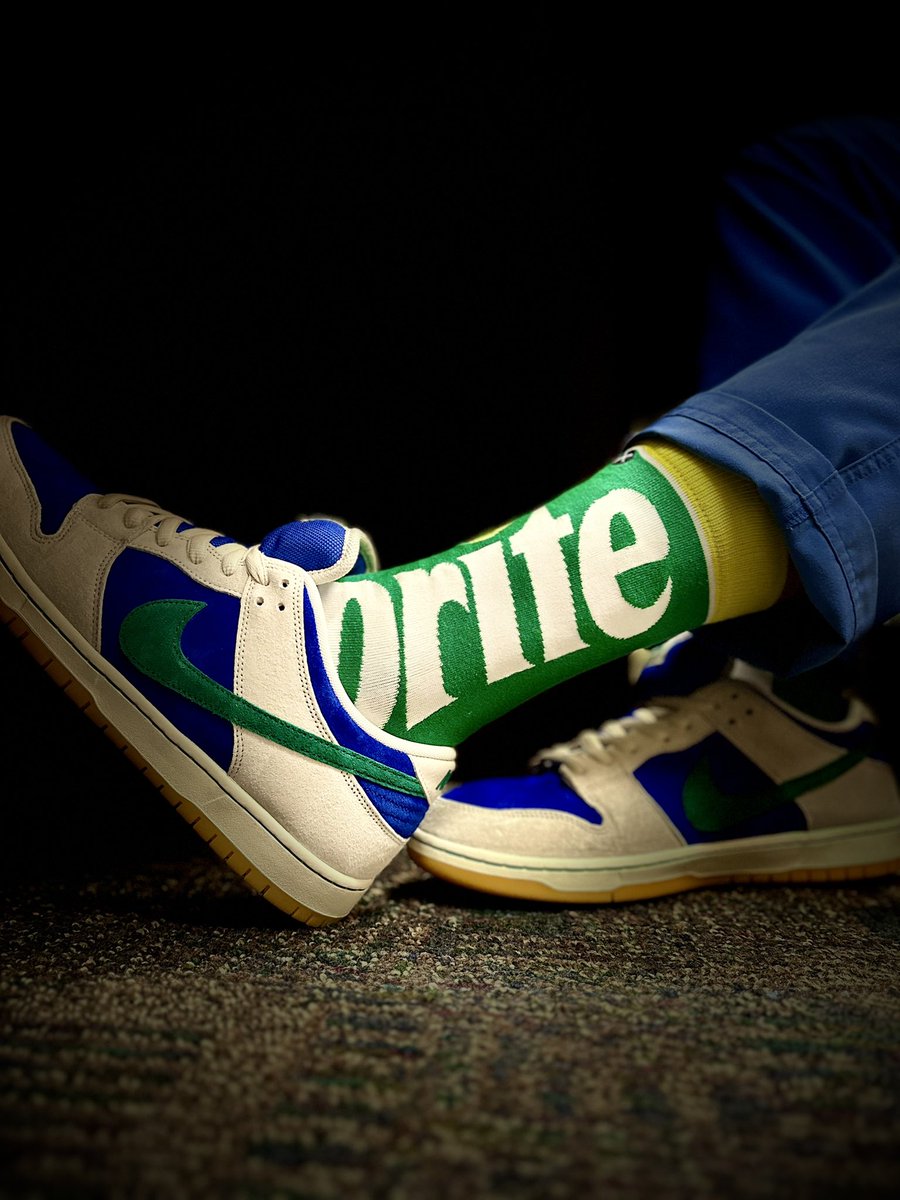 moreshoesthan's tweet image. Not feeling so Hyper or Royal on this Blue Monday 

#docsindunks
#snkrsandscrubs

#yoursneakersaredope 

#nike #nikesb #dunklow
#snkrskickcheck #snkrsliveheatingup 
#SNKRS #sneakers #sneakersaddict
#oddsox #wearfigs