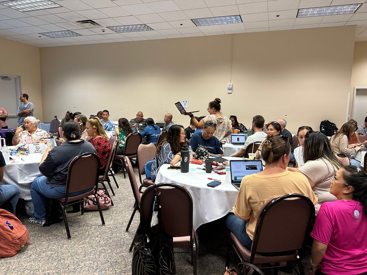 ksedtech's tweet photo. #EdcampHI is on! #KSEdTech https://t.co/zgbRJh1b1z