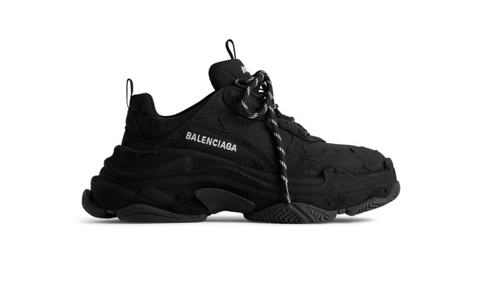 Bananatex and Balenciaga Develop Sneakers Made From Banana Fibers vegconomist.com/fashion-design…