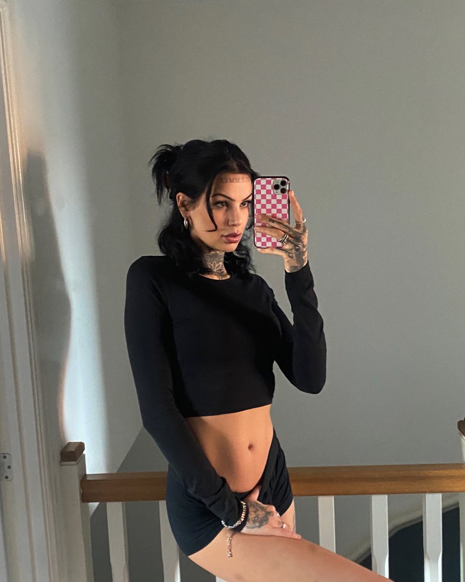 imkimjade tweet picture