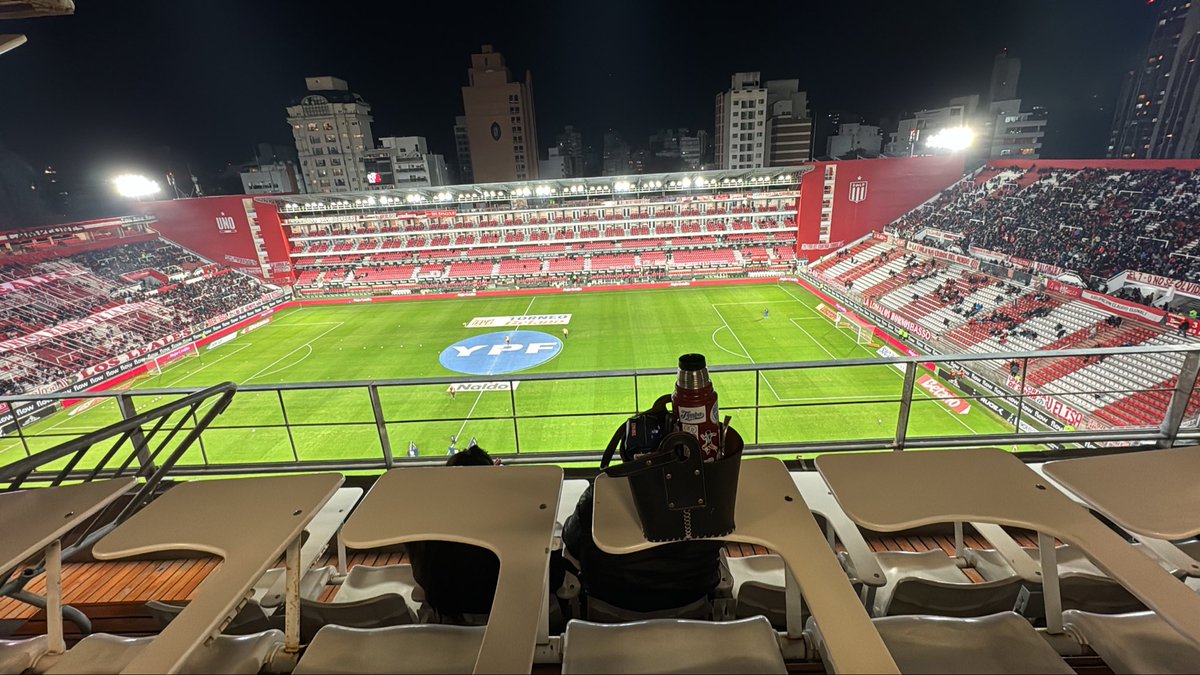 tomiturela3's tweet photo. LIIIIINDA NOCHE DE LUNES
Juegan #Estudiantes y #GodoyCruz en #UNO
#EDLP #CDGCAT https://t.co/yWeeOaVIyd