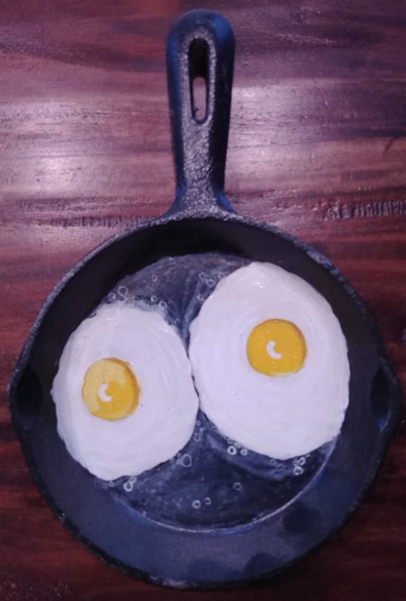 MattStarrFineA1's tweet photo. June 3rd is National Egg Day. This is my acrylic painting of some fried eggs in a cast iron skillet. https://t.co/K3H6zjQZEe
#mattstarrfineart #artistic #paintings
#NationalEggDay #egg #eggs #skillet #friedeggs #overeasy #overhard #poached #eggshell #breakfast #food #foodie https://t.co/WFkBDtKK6Y