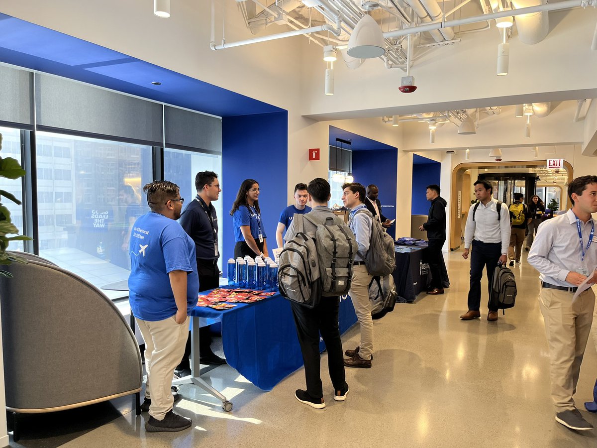 david_a_overall's tweet photo. Providing a warm BRG welcome to the latest group of summer interns on their first day at United. We are incredibly glad you are here and look forward to engaging with you and having you join great BRG events and town halls over the summer. #GoodLeadsTheWay #beingunited https://t.co/fQmjzwlGET