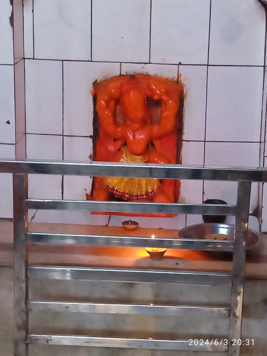 raani_purohit's tweet photo. संकट मोचन मंगल मूर्ति दक्षिण मुखी हनुमान अलौकिक दर्शन 🚩 https://t.co/ojEAP68Axs