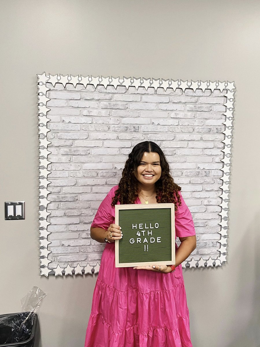 MsDSHernandez's tweet photo. After four years, I packed up my last classroom at @BaneElementary. I’m forever grateful for these memories as a mustang 💙

However, I’m excited about my next chapter teaching first grade at Gleason Elementary! https://t.co/POs1kXgbs3