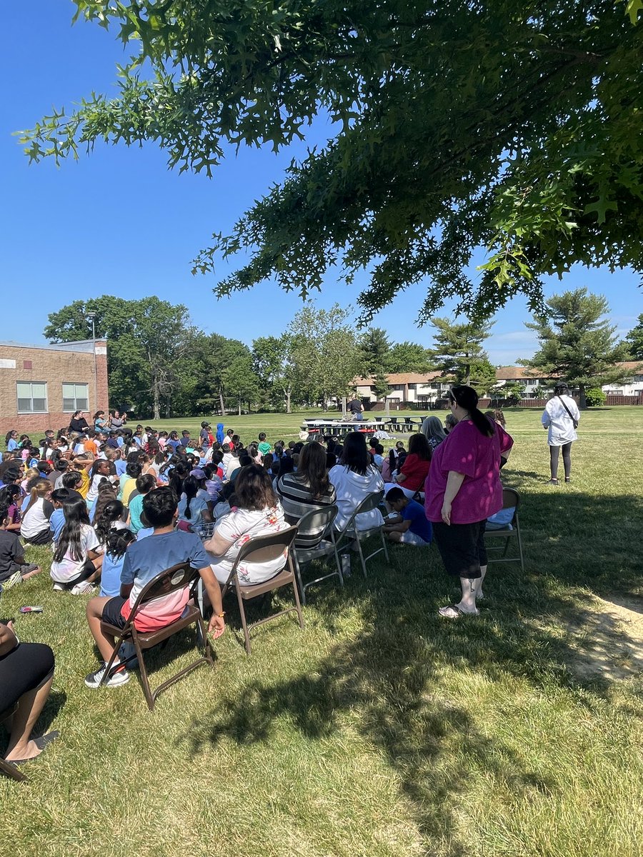 mr_mtozzi's tweet image. Eyes of the Wild - 2nd Grade Assembly Celebration #EMKPRIDE @NicoleFoulksEMK