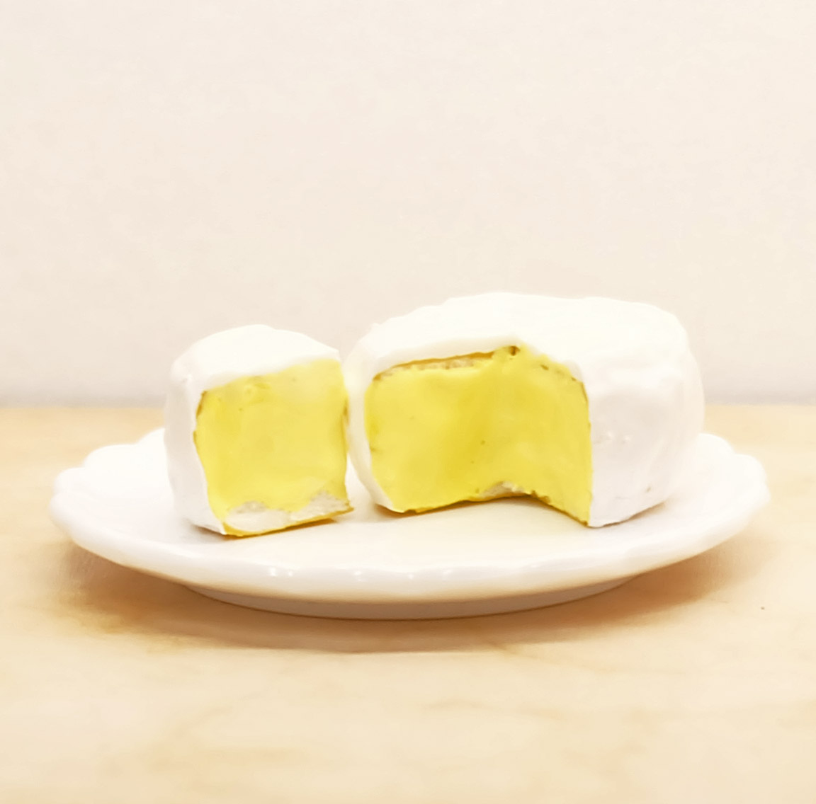SC_1546's tweet photo. ミニチュアのカマンベールチーズ
minneで販売してます🧀

https://t.co/zHkhxMmH7J https://t.co/lH0WZ4fTrU
