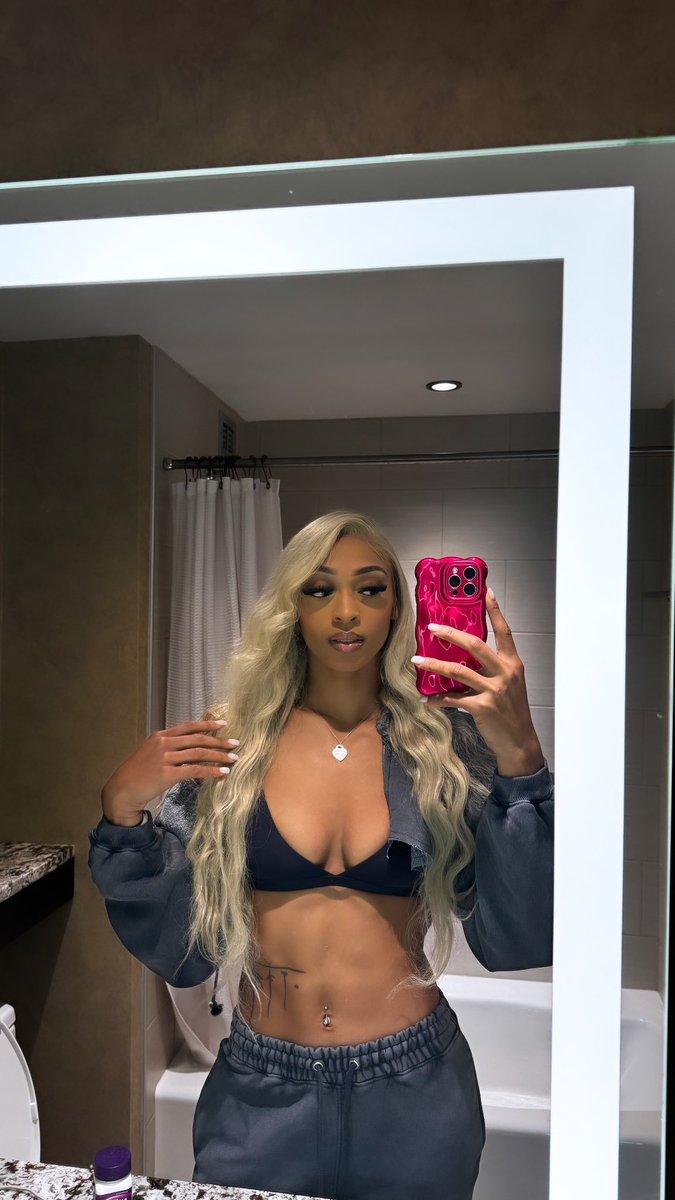 DijonaiVictoria's tweet photo. Tired of me yet ??? https://t.co/UKXxaa1isO
