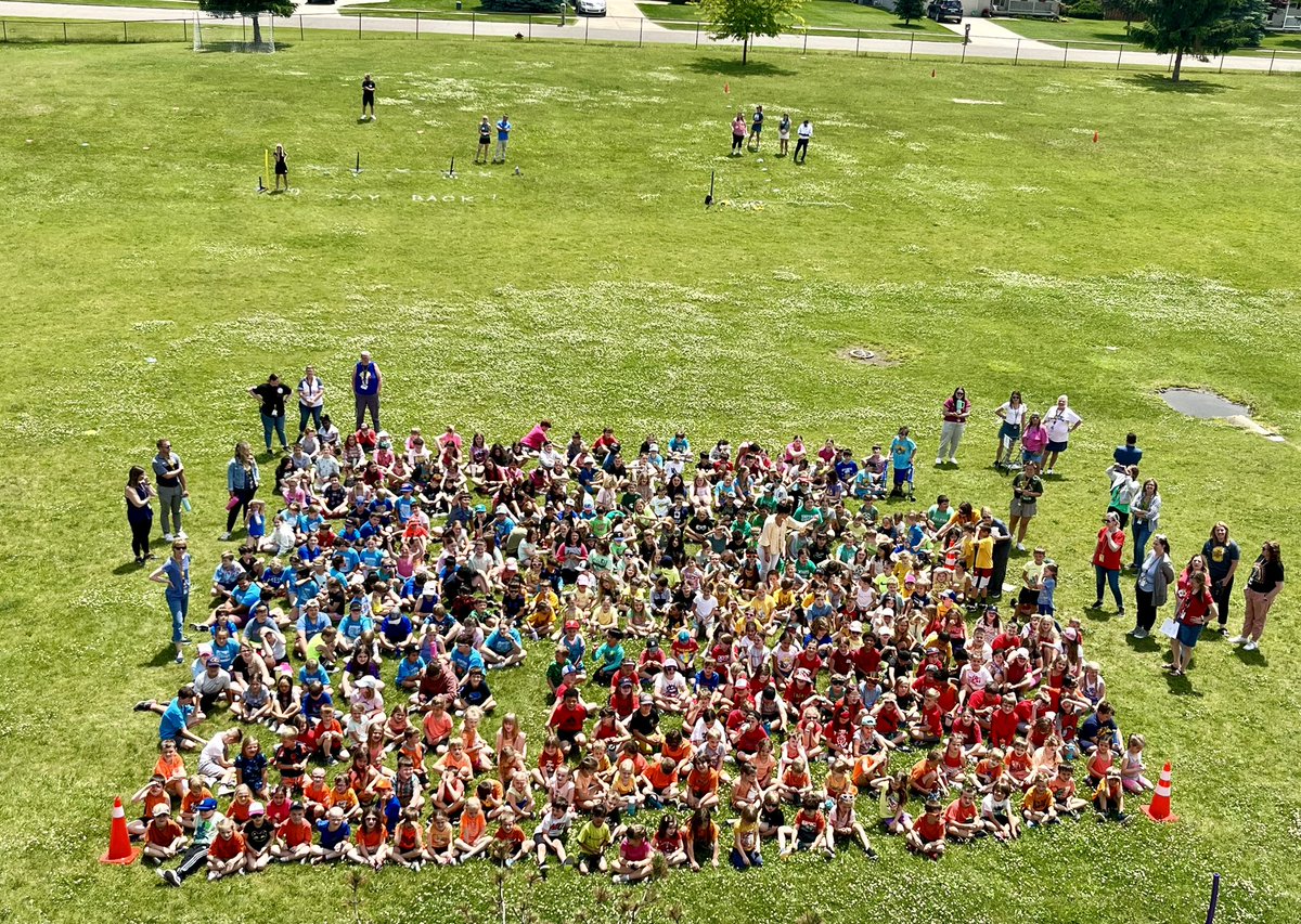 Beautiful day for #ClearLakeIB field day 2024!! 💛💙