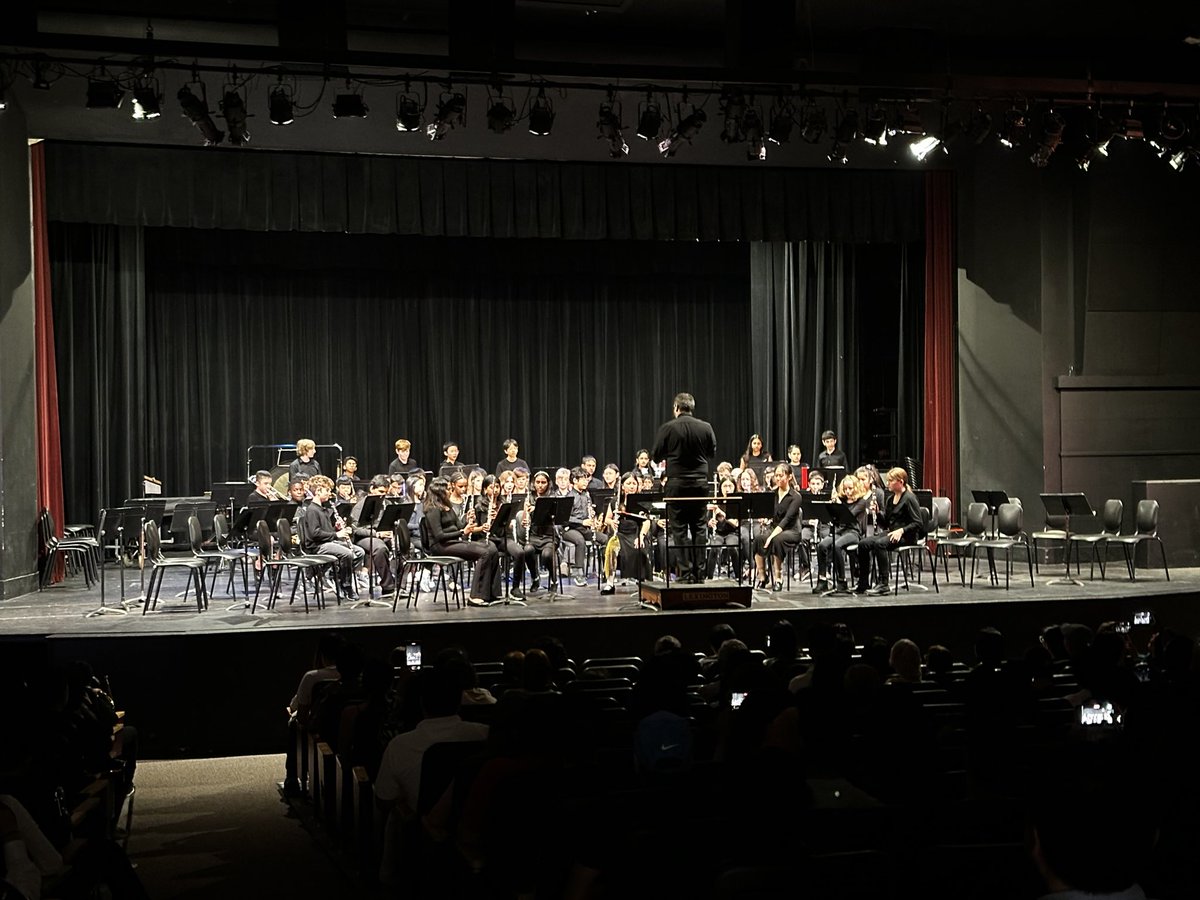 LexPerformArts's tweet image. Incredible job to the Fiske, Hastings, Estabrook, and Diamond Middle School band students on a wonderful spring concert!!! @lexingtonsuper @folmads @NotesByMrsC