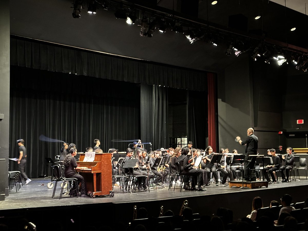 LexPerformArts's tweet image. Incredible job to the Fiske, Hastings, Estabrook, and Diamond Middle School band students on a wonderful spring concert!!! @lexingtonsuper @folmads @NotesByMrsC