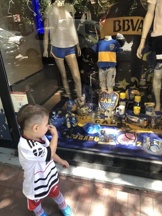 Aprendió de Angelito el pibe, tipazo.