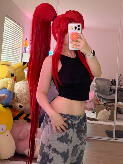 broke: getting in shape for health purposes woke: getting in shape to cosplay your anime waifus https://t