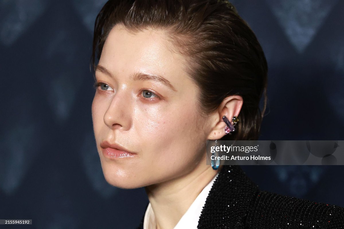 westerosies's tweet photo. Emma D’Arcy glimmers on the Green Carpet for the ‘HOUSE OF THE DRAGON’ Season 2 premiere 🐉 https://t.co/C6m73ivvUS