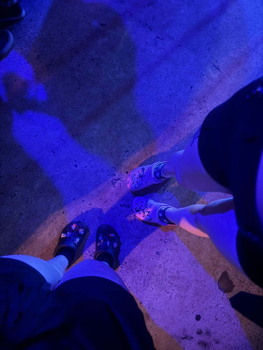 sitandmourn's tweet photo. sarah made me wear crocs with her to knocked loose https://t.co/EnHDFQg6dK