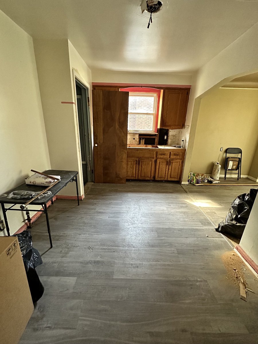 Monopoly_Bros_'s tweet photo. We sold one of our fix and flips in Detroit last week. 

Here are the napkin numbers: 

Purchase price: 35k
Rehab: 55k
Sales Price: 130k

Private lender funded 90% https://t.co/A4sFevt3o1