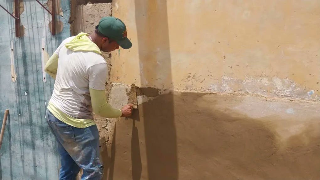 GMBNBT_NE's tweet photo. #03Jun24
Estamos realizando el abordaje del Plan Vitrina en la comunidad del Parque Bicentenario #Marcano para las mejoras en las areas recreacionales de los jóvenes de esta comunidad, siendo beneficiadas 965 familias
#SomosTricolor7nets
#MppopNe
@NicolasMaduro @GRaulparedes https://t.co/2lvaIeqd1S