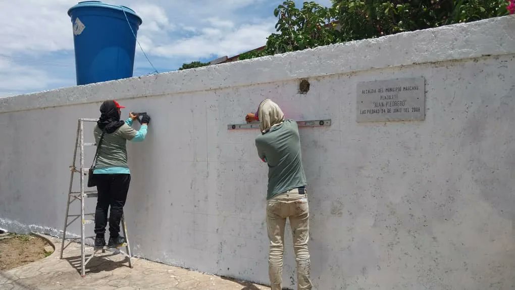 GMBNBT_NE's tweet photo. #03Jun24
Estamos realizando el abordaje del Plan Vitrina en la comunidad del Parque Bicentenario #Marcano para las mejoras en las areas recreacionales de los jóvenes de esta comunidad, siendo beneficiadas 965 familias
#SomosTricolor7nets
#MppopNe
@NicolasMaduro @GRaulparedes https://t.co/2lvaIeqd1S