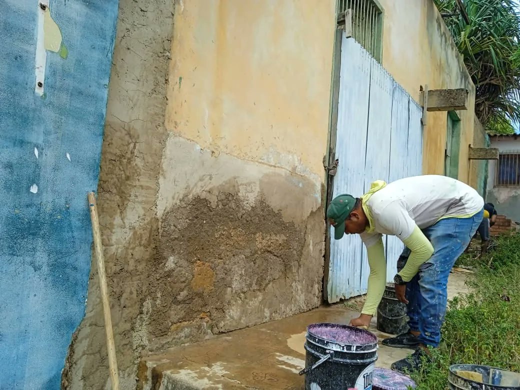 GMBNBT_NE's tweet photo. #03Jun24
Estamos realizando el abordaje del Plan Vitrina en la comunidad del Parque Bicentenario #Marcano para las mejoras en las areas recreacionales de los jóvenes de esta comunidad, siendo beneficiadas 965 familias
#SomosTricolor7nets
#MppopNe
@NicolasMaduro @GRaulparedes https://t.co/2lvaIeqd1S