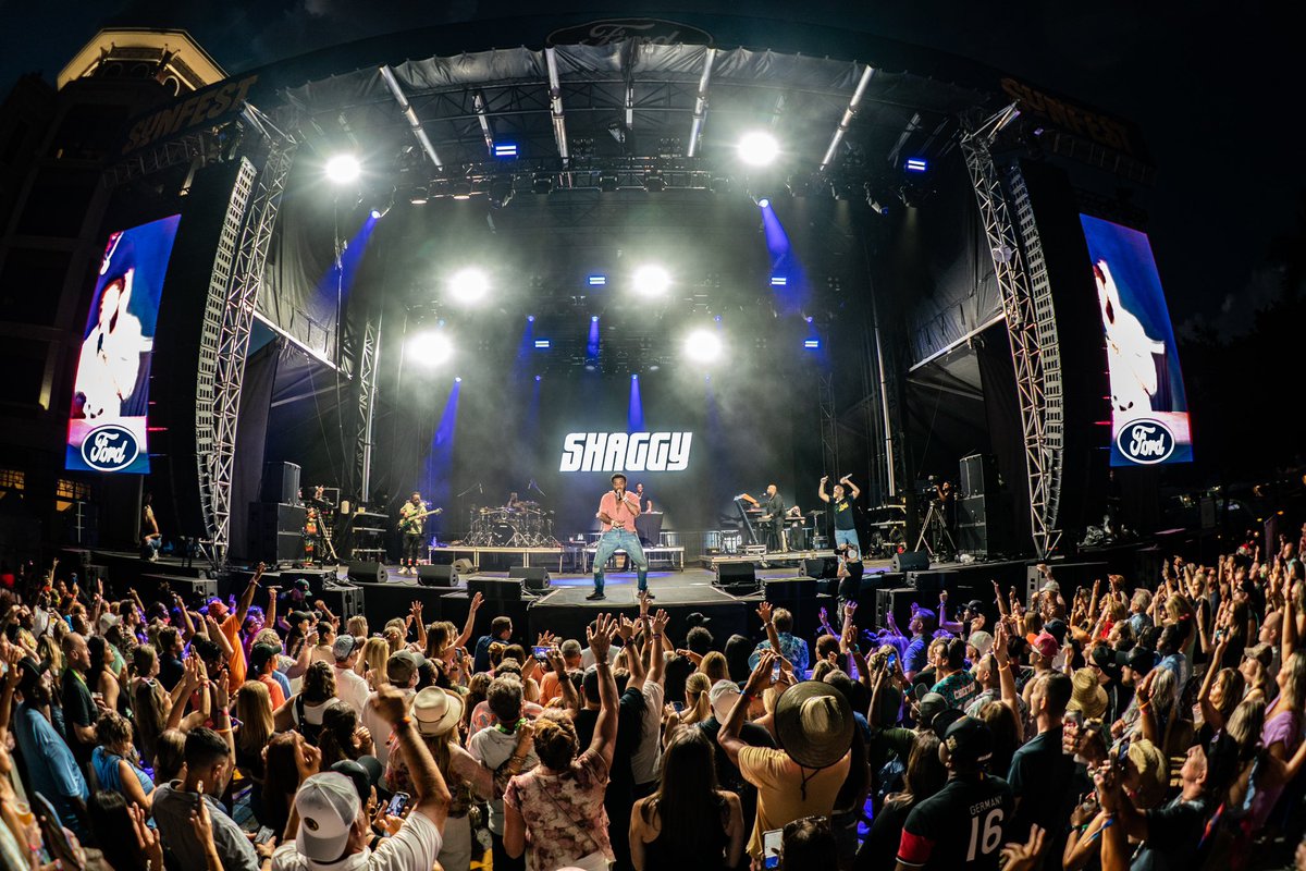 Reminiscing 🎵 😍

#sunfest #sunfest24 #musicfestival #westpalmbeach #southflorida