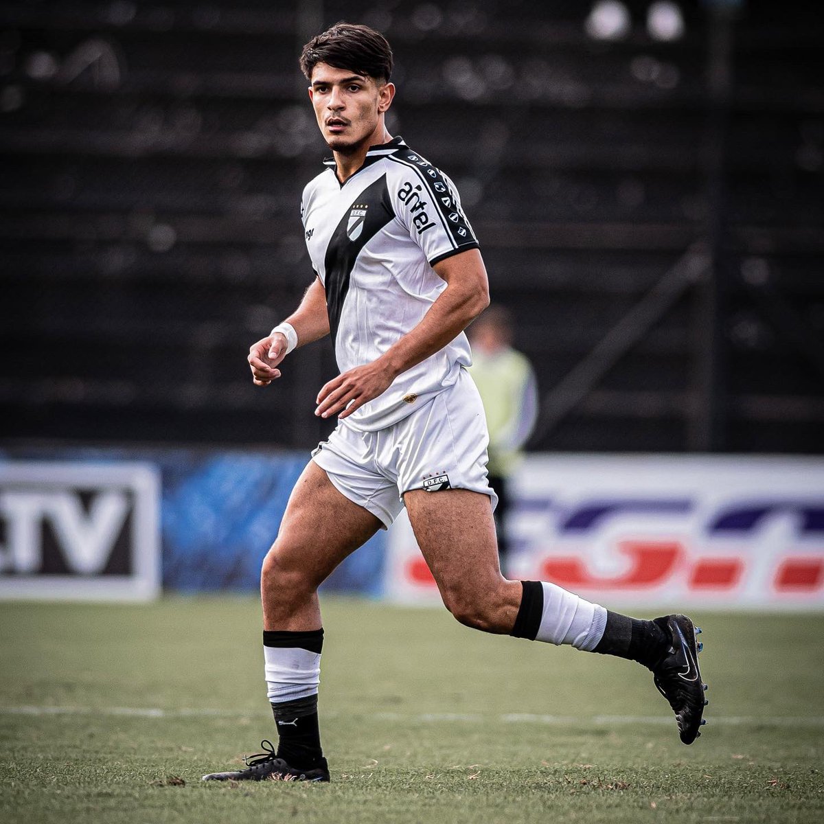 ⚽️💪🏾⚪️⚫️