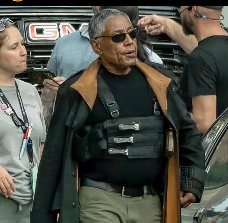 THEREALSKRTX's tweet image. FIRST LOOK at Giancarlo Esposito in Captain America Brave new world!!!🚨👀

LMK down below who could he be playing we know it’s a villain but what villain could it be!?!?#CaptainAmericaBraveNewWorld #giancarloesposito #setphoto #reveal #phase5 #mcuupdate