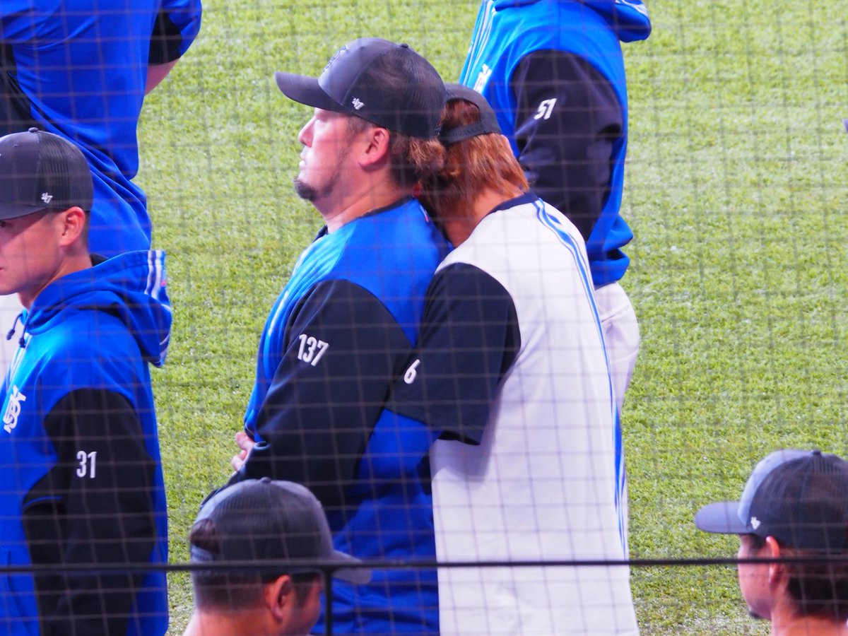 バックハグ…🫣🫣🫣🫣🫣

#baystars
#森敬斗
(137番はどなたですか…！)