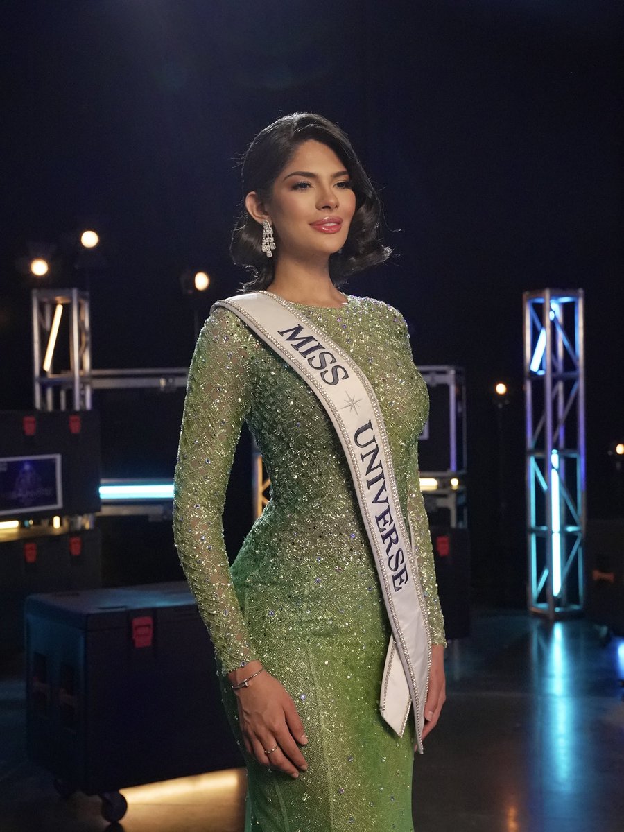 Miss Universe tweet media