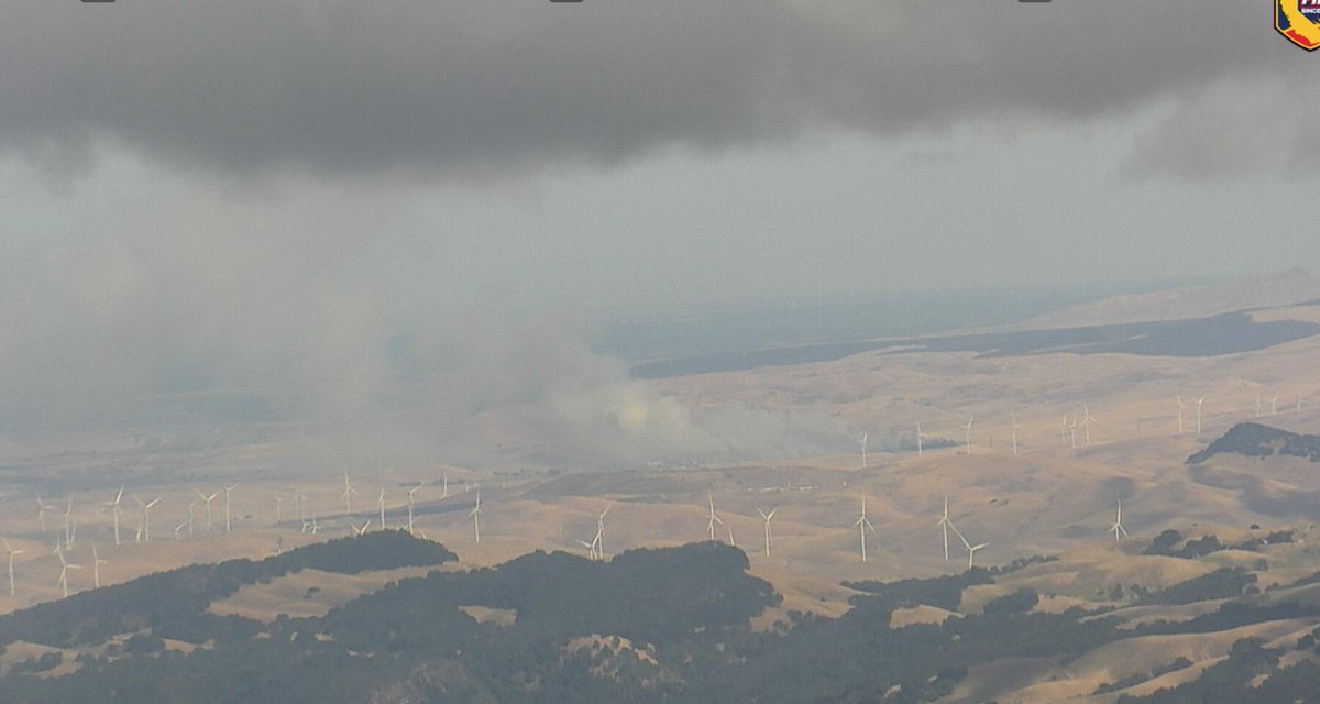 925mlbfan's tweet photo. New vegetation fire: #PattersonFire #PattersonIC near Livermore. Alameda County Fire and CalFire responding to Patterson Pass Rd. https://t.co/A1X628zilr