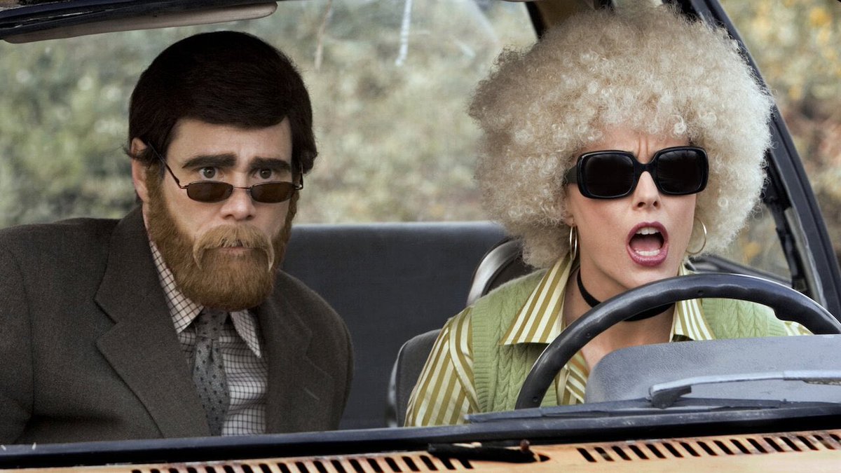 Mi novia y yo mañana frente al banco BHD
