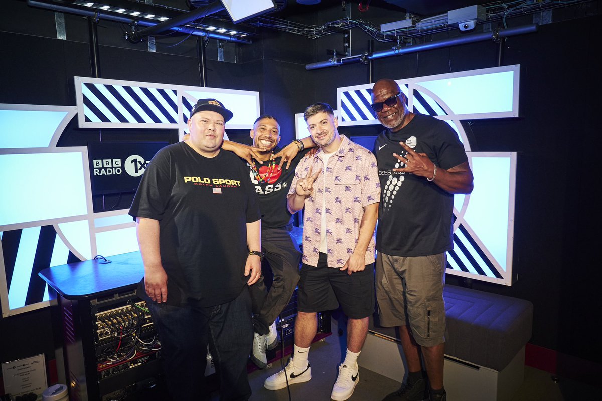Live on <a href="/1Xtra/">BBC Radio 1Xtra</a> now with Serum, Spyda &amp; Inja. Join us 

bbc.co.uk/sounds/play/li…