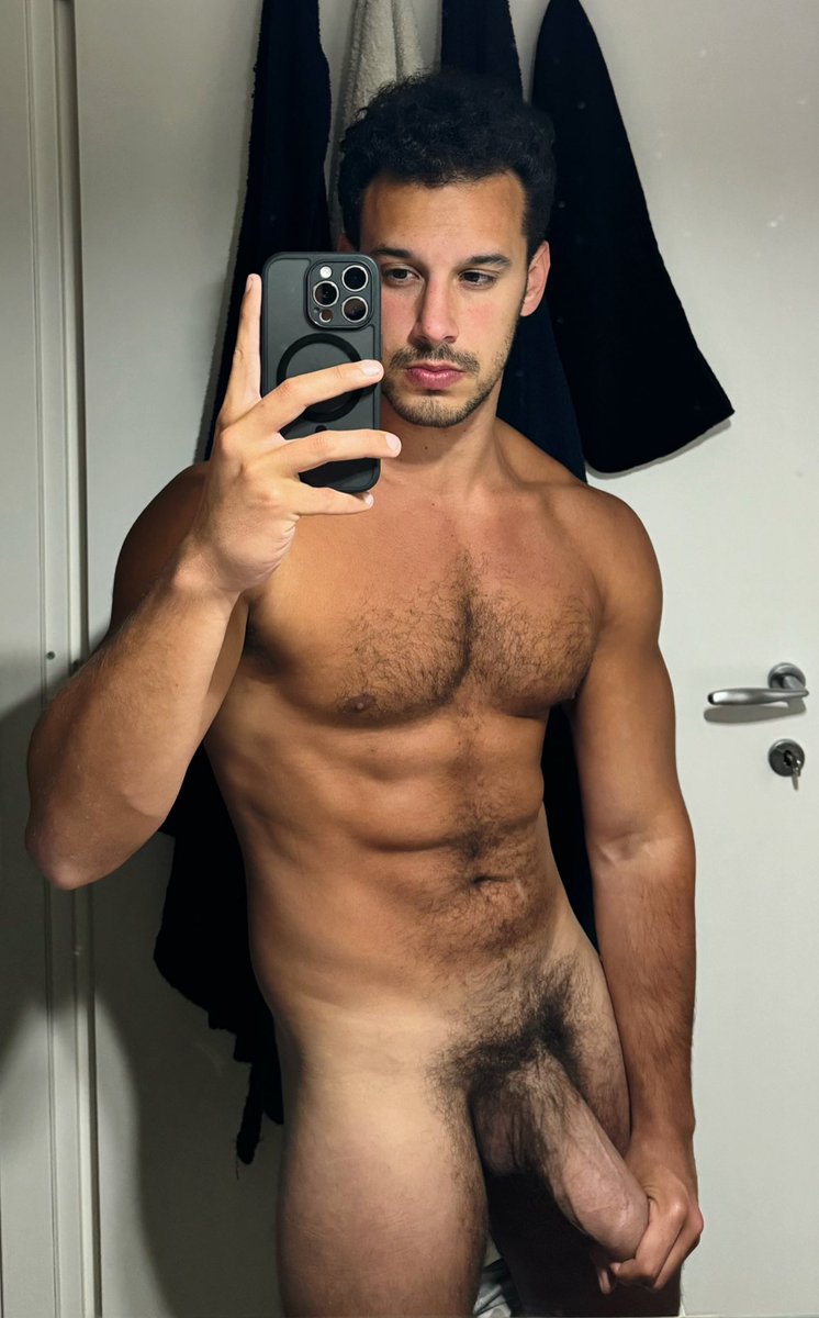 JOHNNYRICHS's tweet photo. DM me 'hi' for an exclusive photo 📸 https://t.co/hbn6GtUMrS