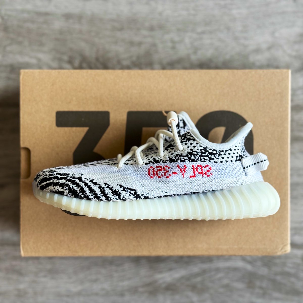 snkr_twitr's tweet image. #Mailcall

Kids Yeezy Boost 700 v1 'Wave Runner'
PS Yeezy Boost 350 v2 'Zebra'