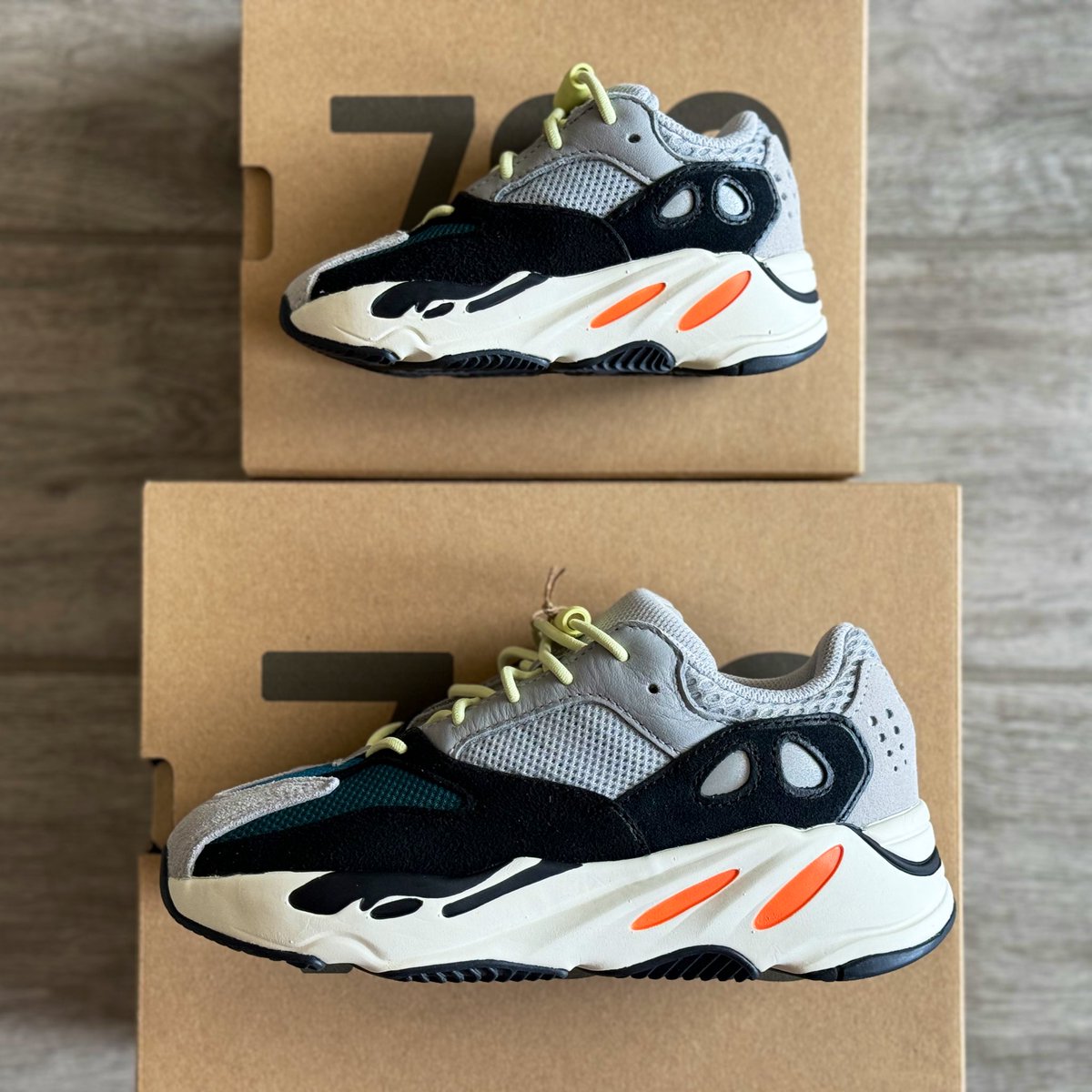 snkr_twitr's tweet image. #Mailcall

Kids Yeezy Boost 700 v1 'Wave Runner'
PS Yeezy Boost 350 v2 'Zebra'