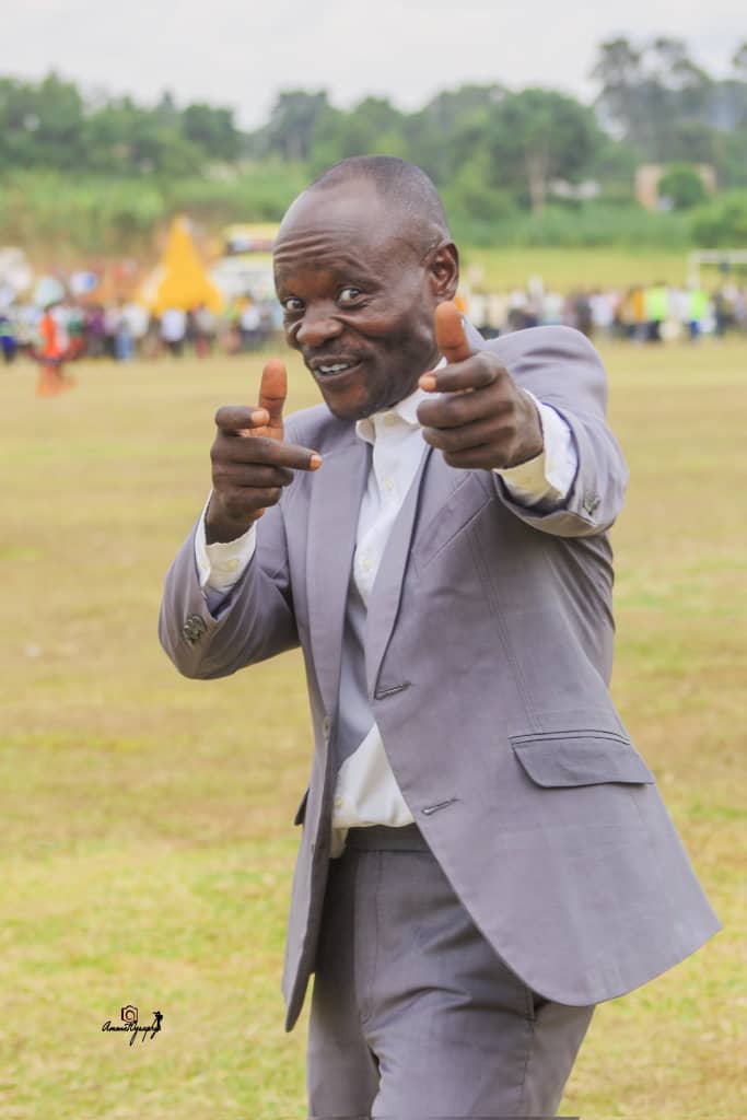 JokaProducer's tweet photo. Bagenda Jonex head Coach of She Kasese SC .The Man behind the Success of the @SnowQueens https://t.co/BK7UvOnDMw