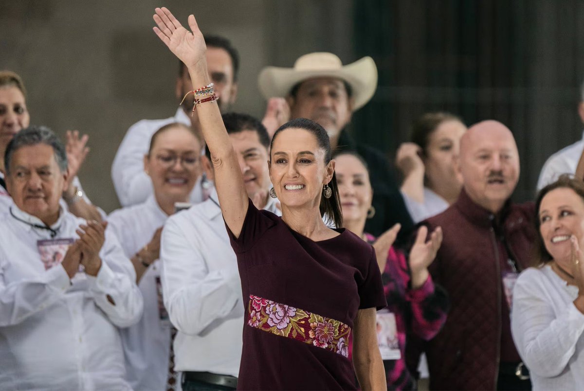 En conversación telefónica con @Claudiashein, reiteré las cálidas felicitaciones por su elección como Presidenta de #México y trasladé nuestra admiración y simpatías por su victoria. Confirmé la disposición de avanzar en áreas de mutuo interés para las relaciones bilaterales.