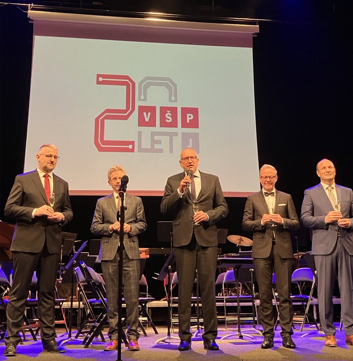 Vážím si toho, že se Vysoká škola polytechnická Jihlava drží mise, která jí byla vložena do vínku, a za dvě desetiletí své existence se stala vzorem smysluplné role vysoké školy pro svůj region.