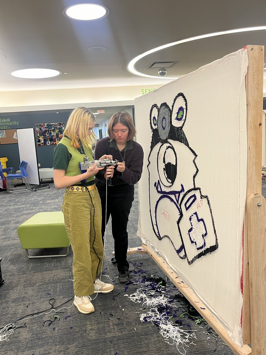 mslsass's tweet photo. From making rugs for the Akron Children’s Museum in 8th grade to building composters in 9th, good things are happening at the Rootstown campus!🐝 #ourbmsa #oaiss https://t.co/1WK3OM70TN