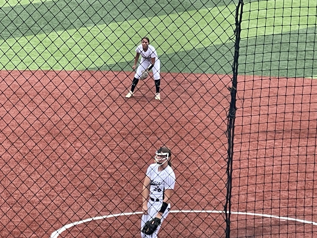 NadiaRivera2027's tweet photo. 3 day Organizational camp! And it was great, Thank you to all the coaches and mentors who's all made it happen. Headed to Newberry, Show me the money this weekend!! @08SCANATIONAL @CoachHodo @D1Softball @BSherSB https://t.co/KLKkrUpnvu